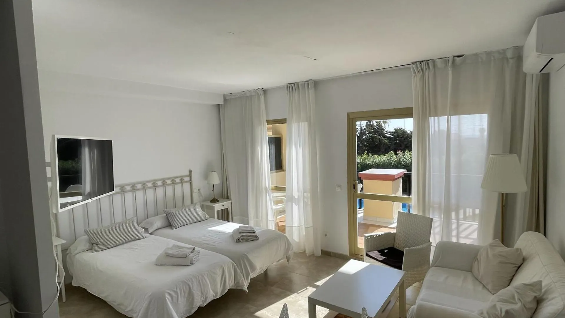 Estudio Primera Linea 50 Mtrs Playa. Fibra 600Mb Apartment Marbella