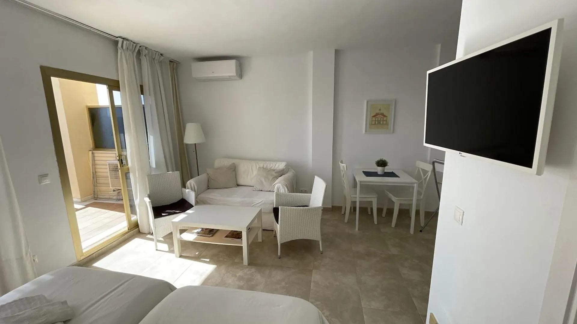 Estudio Primera Linea 50 Mtrs Playa. Fibra 600Mb Apartment Marbella Spain